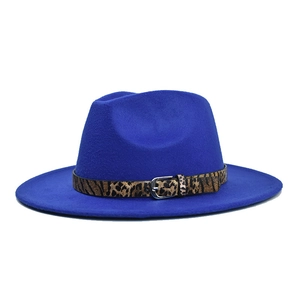 Chapeau fedora bleu roi en laine à large bord avec ruban léopard et boucle métal