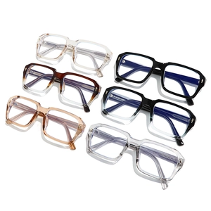 Collezione di sei occhiali quadrati in TR90 in vari colori in stile vintage