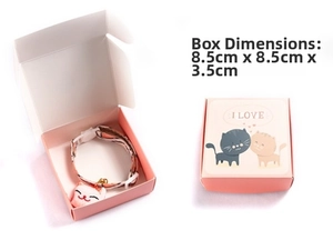 Pink pet collar with cat bell pendant in a matching gift box, 8.5x8.5x3.5cm dimensions