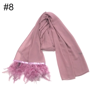 Elegante bufanda de gasa malva para mujer con detalles de adornos de plumas y tejido suave