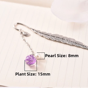 Feather-shaped silver metal bookmark with 8mm pearl and 15mm purple dried flower globe