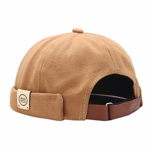 Bonnet docker rétro en toile marron camel avec sangle en cuir réglable et boucle en métal