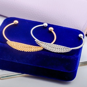 Moda Lega Foglia Aperto Regolabile Bracciale Rigido Piuma Design Bracciale Oro Argento Oro Rosa Gioielli Boho Per Donna