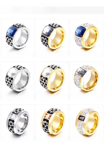 Detailed size chart for rhinestone rings showing width and weight specifications