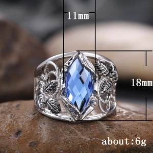 Marquise-cut blue crystal ring in silver alloy with bohemian leaf texture patterns