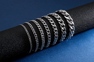 Detailed comparison of eight thickness levels for silver stainless steel Cuban link bracelets