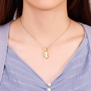 Collier doré tendance avec pendentif fille de dessin animé pour femme en acier titane