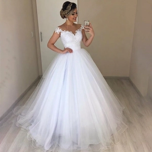 Robe de mariée princesse épaules dénudées avec broderie de dentelle et des sequins
