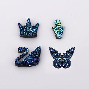 Breloques DIY En Résine Scintillante Cygne Couronne Papillon Formes De Palme Hamsa Texture Drusy Pour Création Bijoux