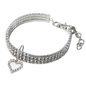 Collier strass pour animaux avec pendentif coeur et chaîne argentée ajustable