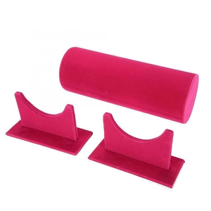 Espositore per gioielli in velluto rosa per bracciali e orologi con barra cilindrica