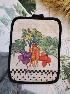 Detailed view of pastoral cotton heat insulation mat with vegetable patterns and hanging loop