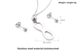 Dettaglio del set collana infinito e orecchini in acciaio inossidabile con dimensioni