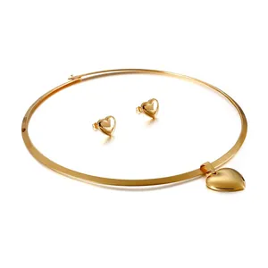 Polished Stainless Steel Heart Pendant Choker Necklace And Heart Stud Earrings Minimalist Statement Jewelry For Women