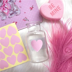 Simpatici adesivi decorativi a cuore rosa per quaderni di studenti, diari e buste.