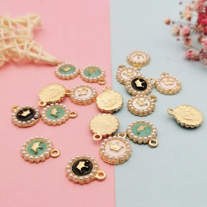 Exquisite pearl crown alloy charms in black, white, and mint green for DIY jewelry
