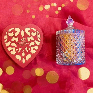 European crystal glass storage jar set in luxury red heart-shaped gift box with lid