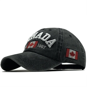 Berretto da baseball in cotone nero lavato con ricamo Canada 1867 e toppa con foglia d'acero
