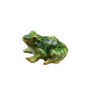 Realistic green resin frog figurine for miniature landscapes and garden bonsai decoration