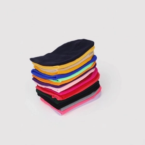 Berretti in maglia unisex alla moda in vari colori per calore e comfort invernale esterno