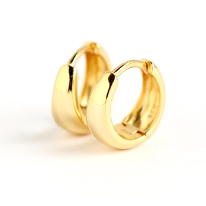 Polished S925 sterling silver hoop earrings in gold plating with minimalist round design