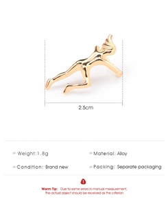 Detalle del pendiente de gimnasia en aleación de oro rosa, 2,5cm y peso de 1,8 gramos
