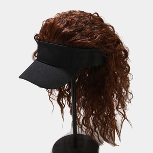 Visière de baseball noire innovante avec extension de cheveux longs ondulés bruns
