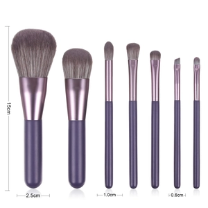 Detailed size specifications for the 7-piece purple makeup brush set with dimensions
