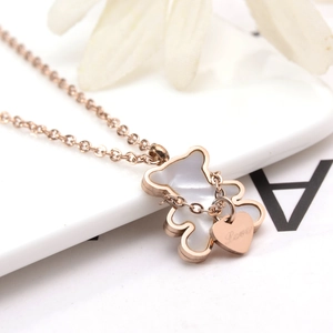 Collier Pendentif Ours Acier Titane Or Rose Nacre Blanche Cœur Amour Gravé Bijoux Élégants Pour Femmes