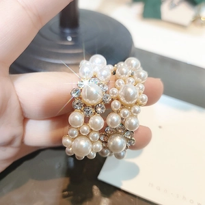 Elegant gold-plated hoop earrings with pearls and crystals in French vintage style