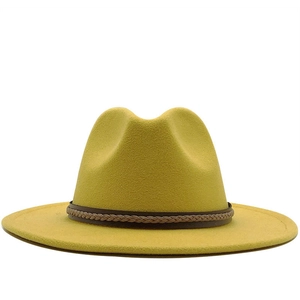 Klassieke mosterdgele wollen fedora hoed met bruine gevlochten band voor dames in de winter