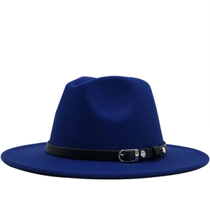 Chapeau Fedora classique en feutre bleu roi avec ceinture en cuir noir et boucle métal