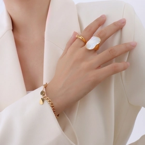 Chic 18K gold plated titanium ring set with white shell inlay and elegant chain bracelet
