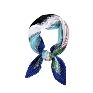 Pleated square silk scarf for women featuring multi-color chain pattern print