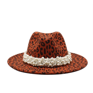 Chapeau en feutre orange motif léopard avec bandeau en perles élégant pour femmes