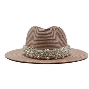 Chapeau de paille élégant pour femme avec ruban de perles blanches pour la plage