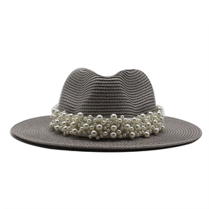 Chapeau de soleil fedora en paille grise avec perles élégantes pour la plage en été