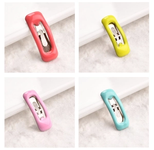 Set di quattro fermagli BB colorati da 2 cm in metallo per bambole BJD e piccoli animali domestici