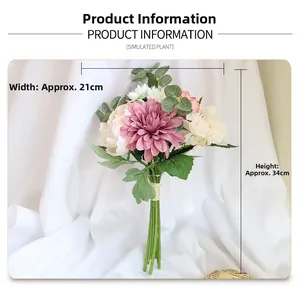 Détail du bouquet de mariée avec dahlia rose et eucalyptus et mesures de taille