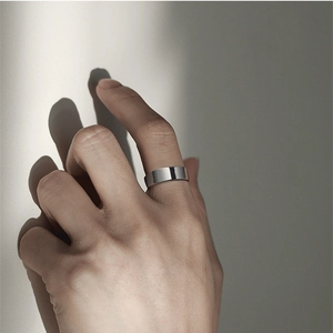 Anello largo minimalista in acciaio al titanio lucidato argento per uomo e donna