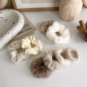 Set di elastici per capelli in peluche in toni crema e marrone per autunno e inverno