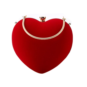 Elegante rote herzförmige Samt-Abendtasche mit Goldgriff und Juwelenverschluss