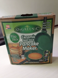 Eco-friendly ceramic non-stick pancake maker packaging with PTFE and PFOA free labels
