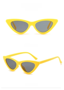 Cat-Eye-Sonnenbrille mit leuchtend gelbem Rahmen und dunkelgrauen Gläsern, Front- und Seitenansicht