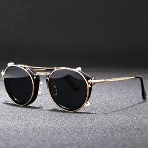 Classic round steampunk metal sunglasses with engraved gold temples and double bridge