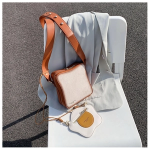 Borsa a tracolla creativa a forma di pane tostato con portamonete a uovo fritto