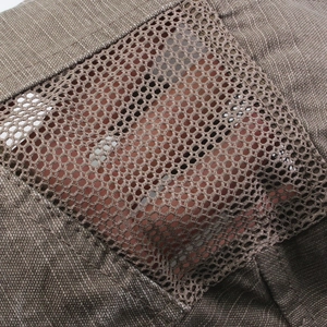 Gorra plana para hombre en lona de algodón y malla transpirable con protección solar