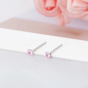 Detailed view of S925 sterling silver 3mm pink heart-shaped stud earrings