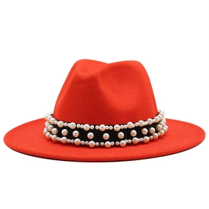 Chapeau Fedora rouge style britannique en feutre de laine avec ruban perlé