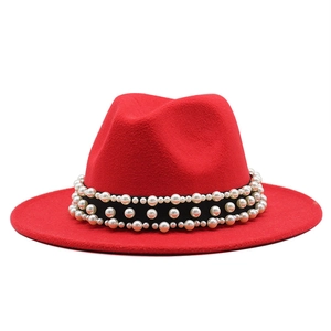 Chapeau Fedora rouge élégant pour femme en laine à bord large avec ruban de perles